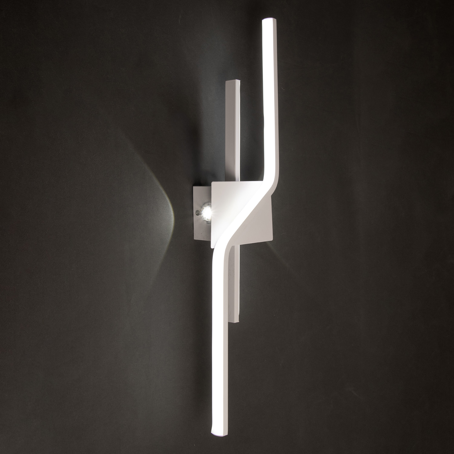 Бра светодиодный B1026 600 мм 44W  3 реж. VERNER LIGHTING*1/10