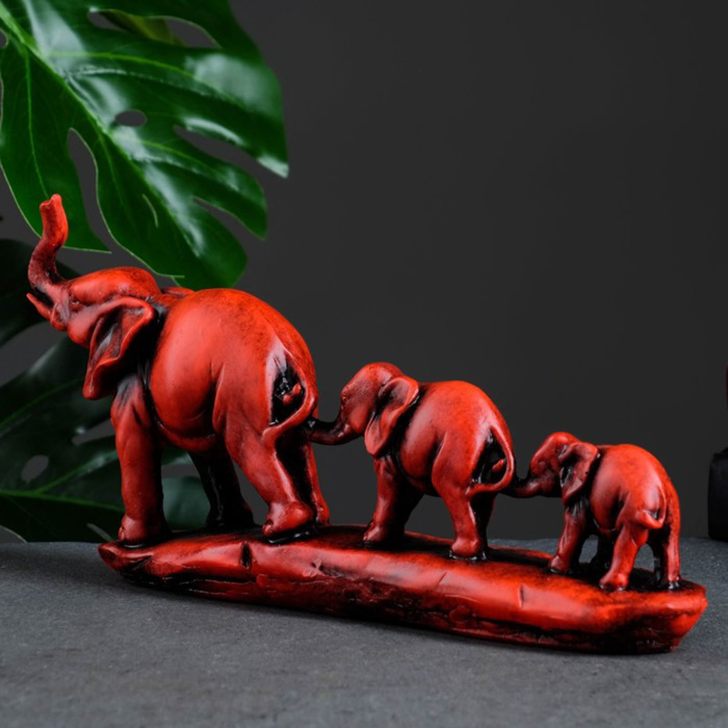Фигура "Слоники" красный, 30х14х6см 7426250